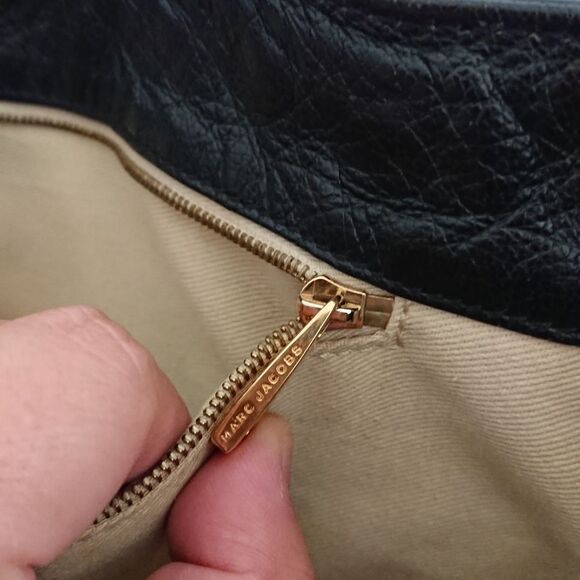 Marc Jacobs large Black Quilted Italy Leather bag - Picture 7 of 16